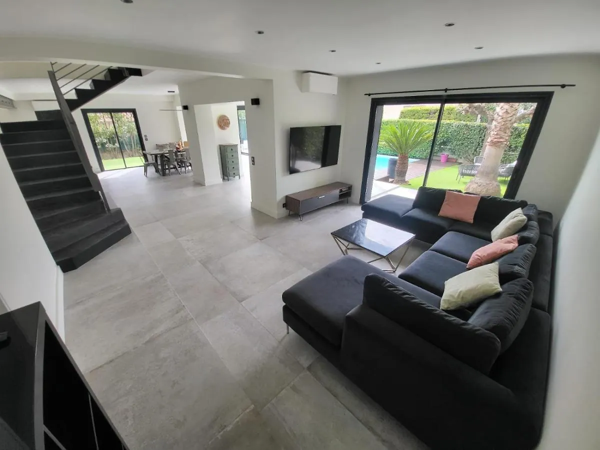 Villa Bel Air Cannes - 240M2 - Freshly Completely Renovated - Beach - Pool - No Party Allowed - No Bachelor-Ette Stay 0*,