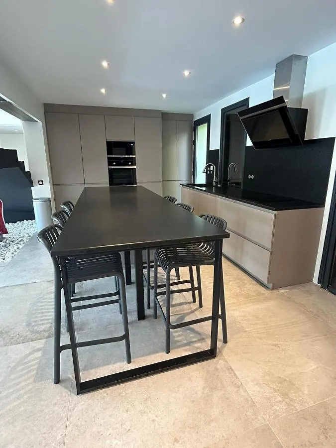 Villa Bel Air Cannes - 240M2 - Freshly Completely Renovated - Beach - Pool - No Party Allowed - No Bachelor-Ette Stay
